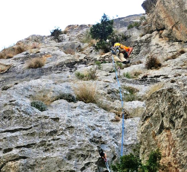 TDF ONAYLI TEK İP BOYLU  KAYA TIRMANIŞ EĞITIMI